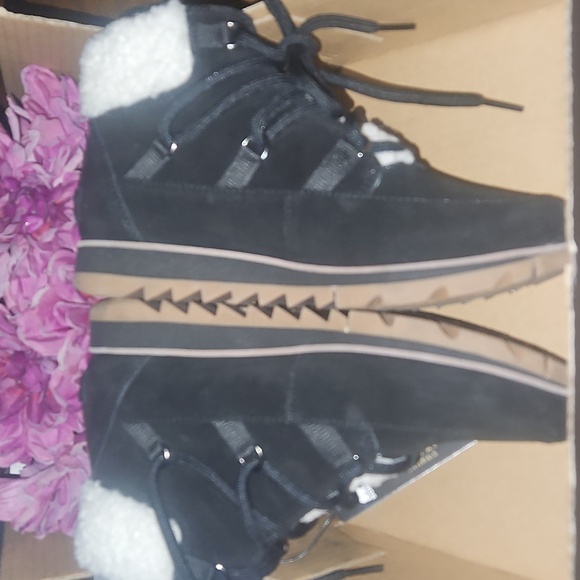 Sorel Harlow Lace Cozy Black Boots NIB - Picture 10 of 16